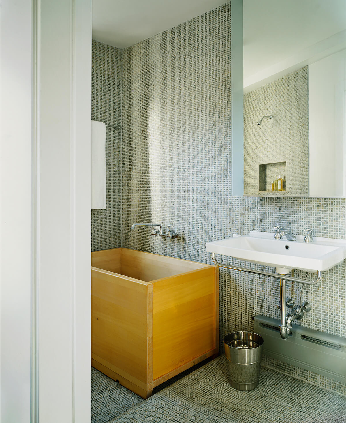 Manhattan Valley Apartment, Bathroom by Sherman Architects