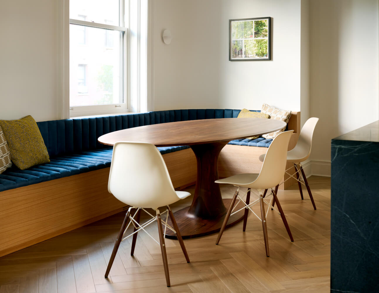 Riverside Drive Apartment - Breakfast nook