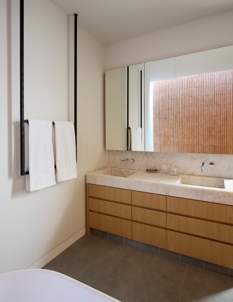 Manhattan Brownstone primary bathroom