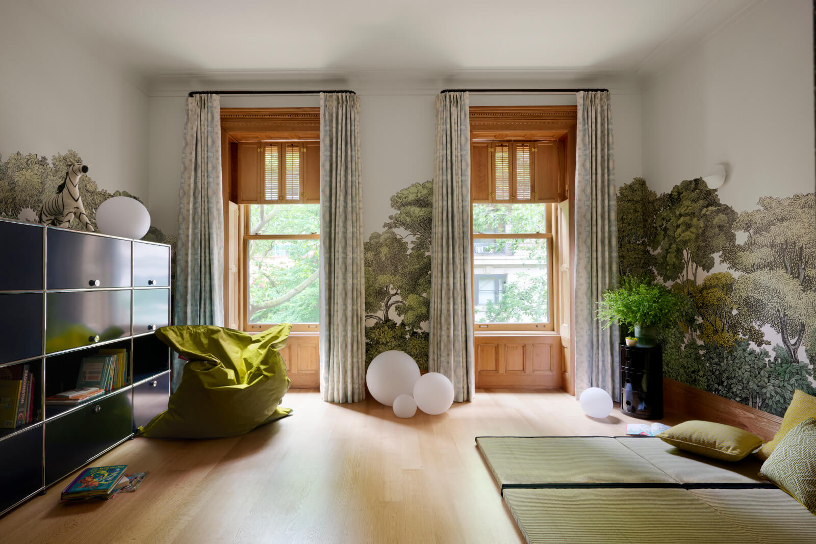 Upper West Side Brownstone - kid's bedroom