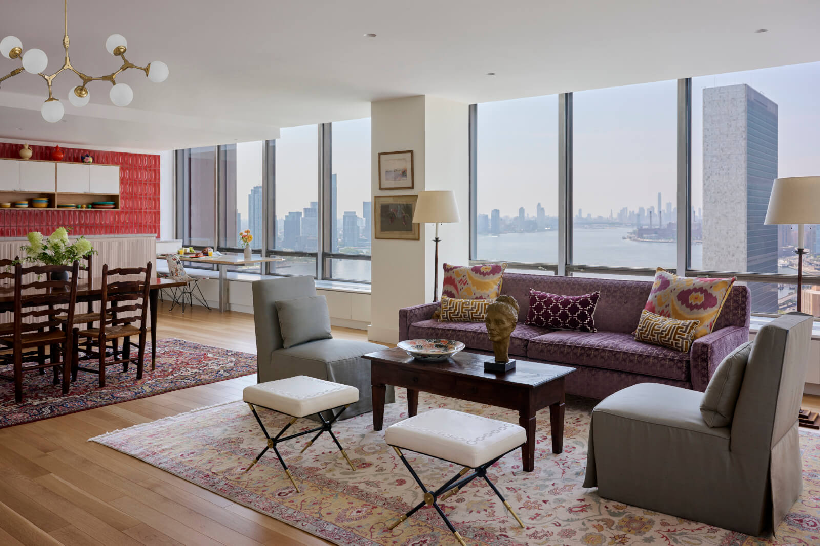 UN Plaza Apartment modern living room