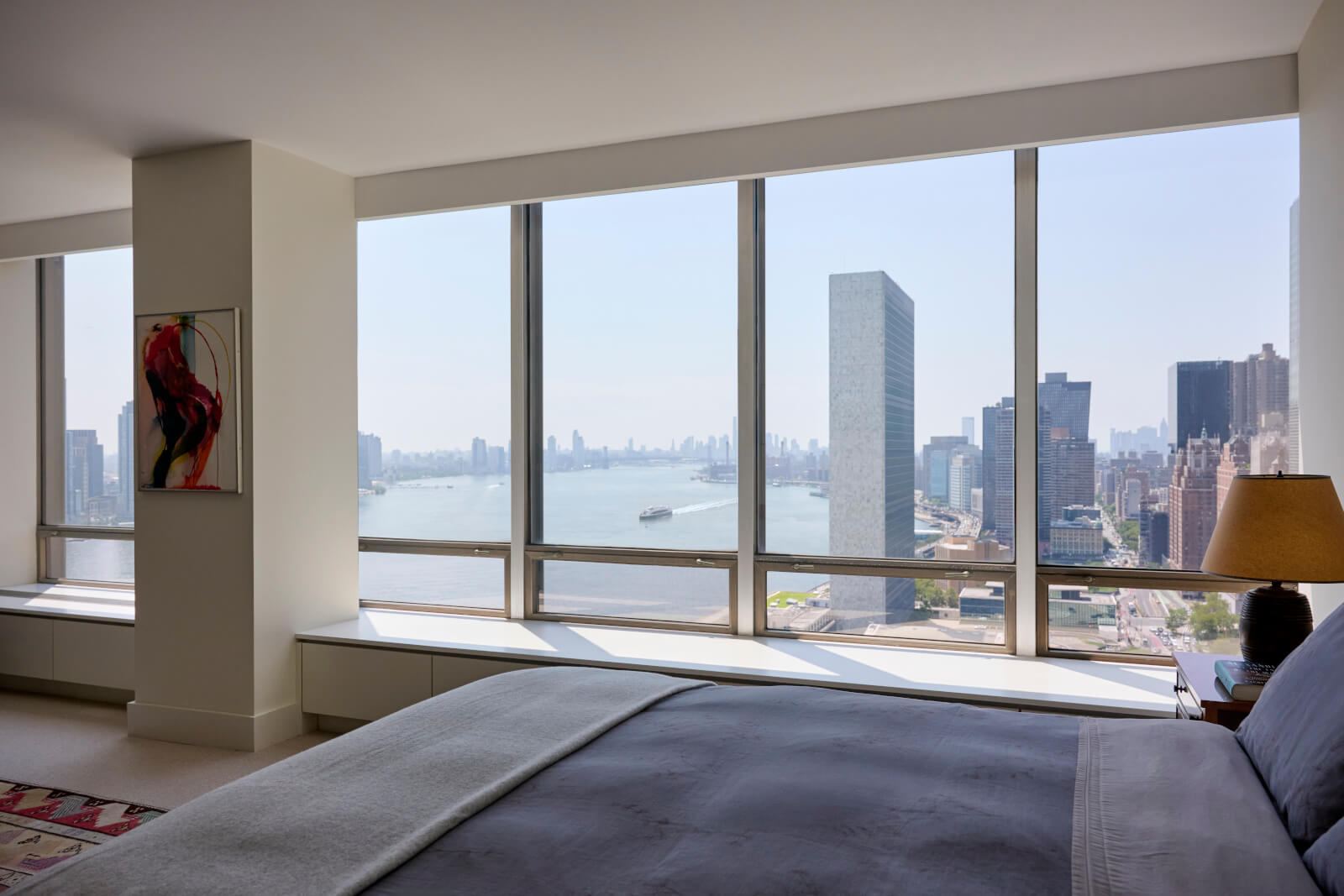 UN Plaza Apartment modern bedroom