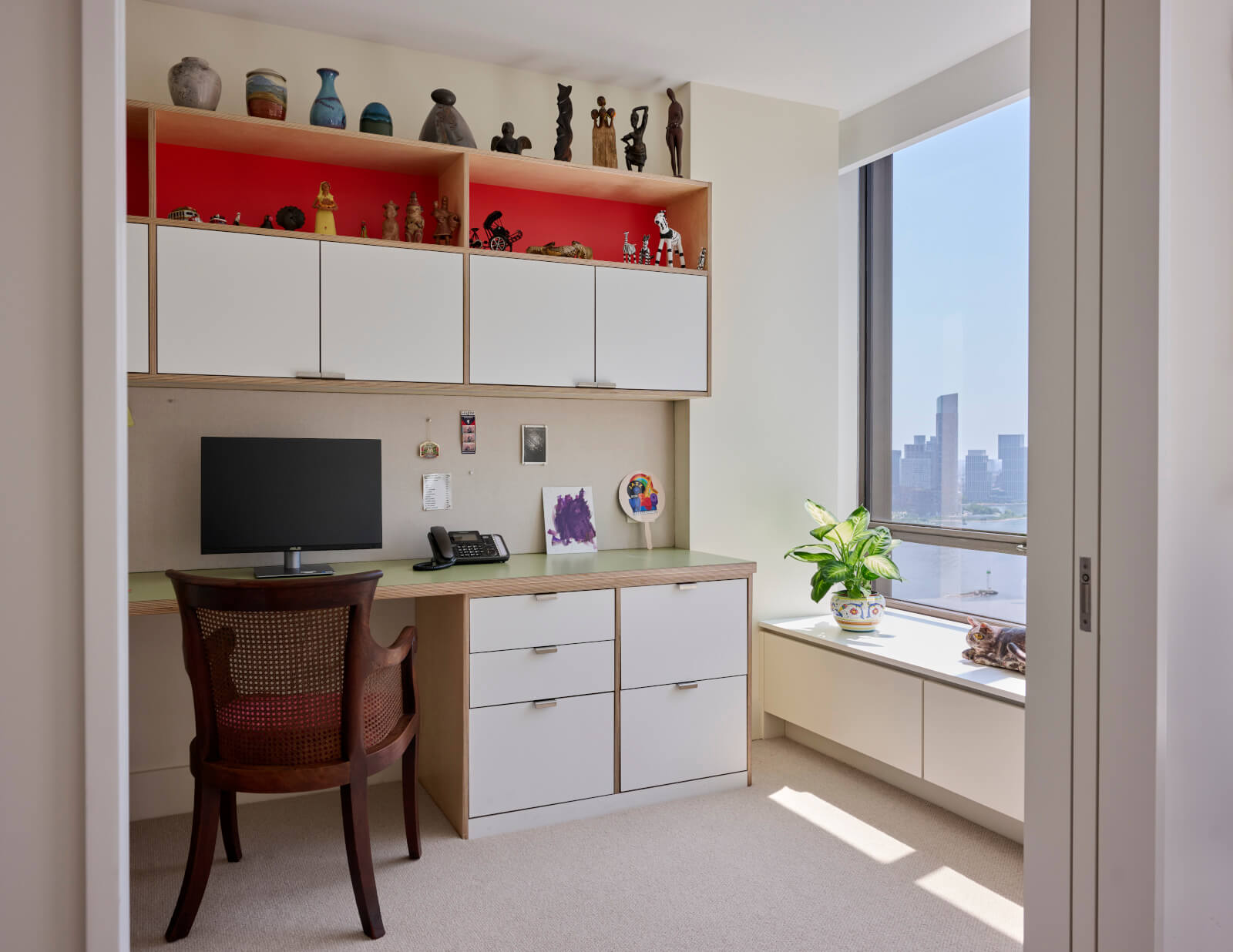 UN Plaza Apartment modern home office