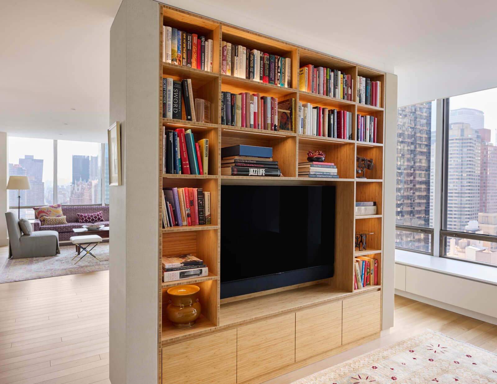 UN Plaza Apartment modern library